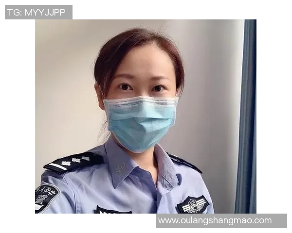 足球场上的白衣天使职业医生的双重人生与荣耀之路